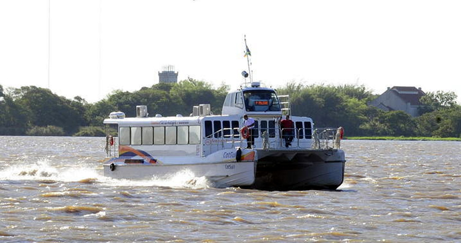Vereadores participam da viagem inaugural do catamarã entre Guaíba e Porto Alegre