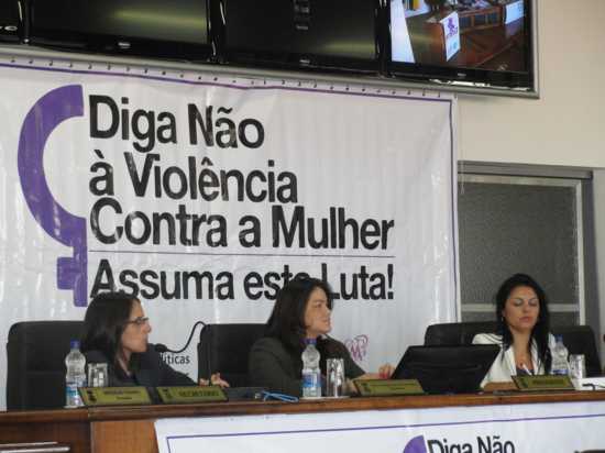 Federação das Mulheres Gaúchas realiza Seminário na Câmara Municipal
